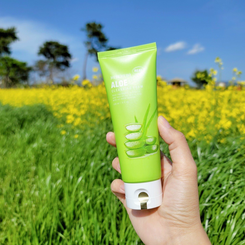 Sữa Rửa Mặt Trắng Da Chiết Xuất Lô Hội Hebeheba Real Aloe Cleansing Foam 120ml