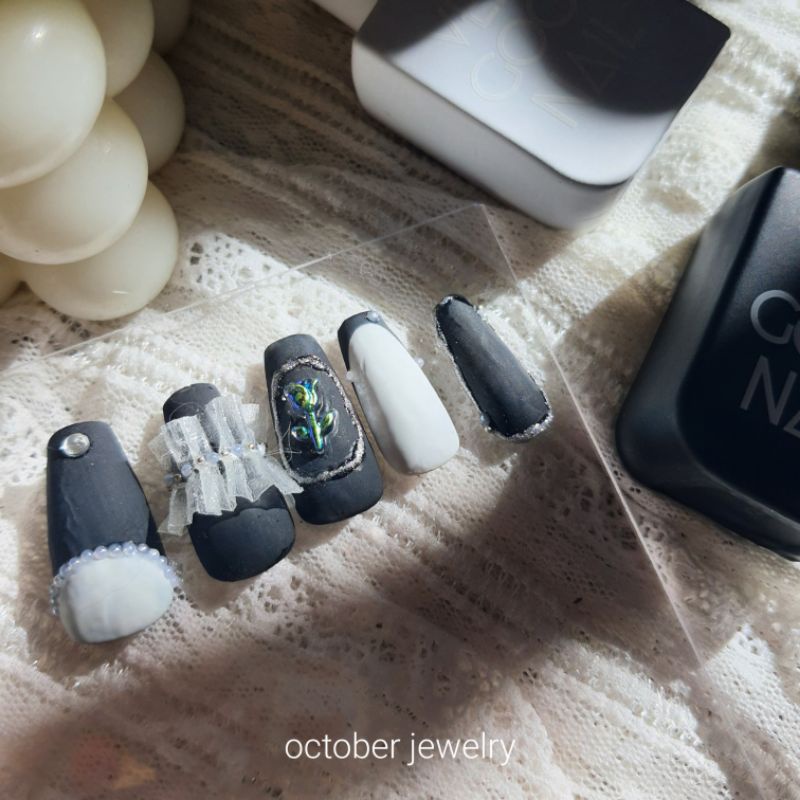 Nailbox thiết kế tông đen kèm nơ ren