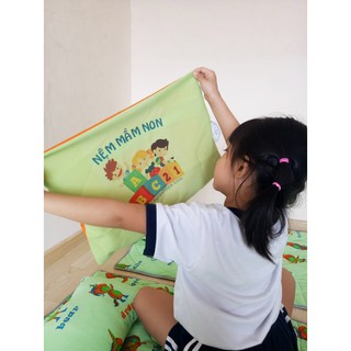 NỆM CHO BÉ NGỦ TRƯA
