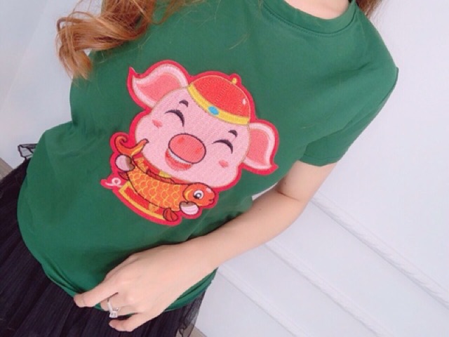 Áo thun Thái thêu hình Heo xinh