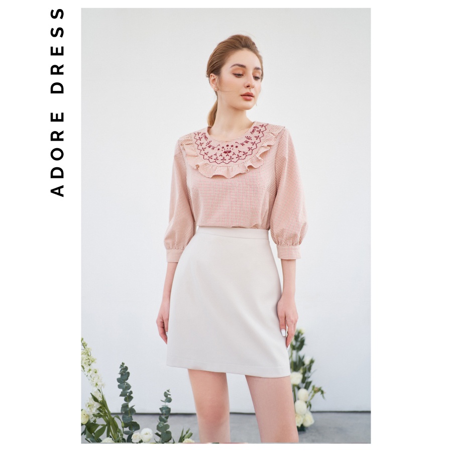 Áo sơ mi nữ kẻ cam phối bèo ngực thêu cổ 2AO2021 ADORE DRESS