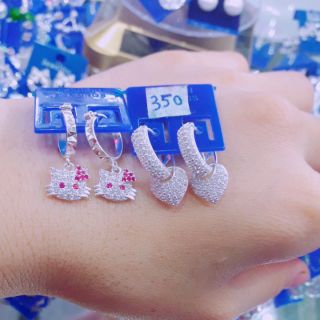 Sale com bo 2 đôi bông tai đẹp