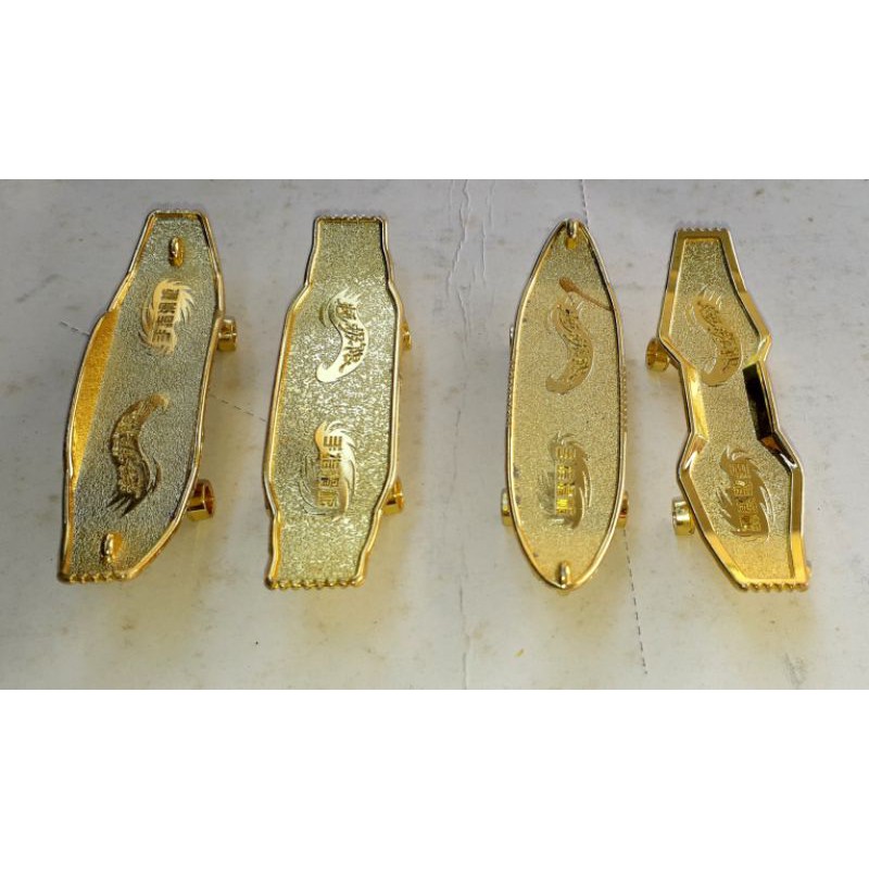 Một cái ván trượt mini mô hình bằng kim loại rất đẹp