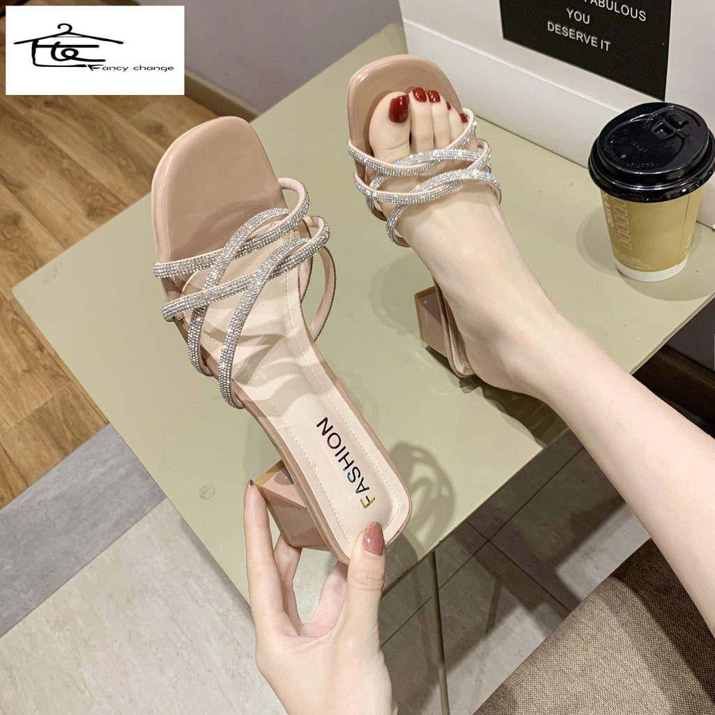 2022 Dép cao gót thời trang mới