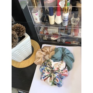chun buộc tóc scrunchies