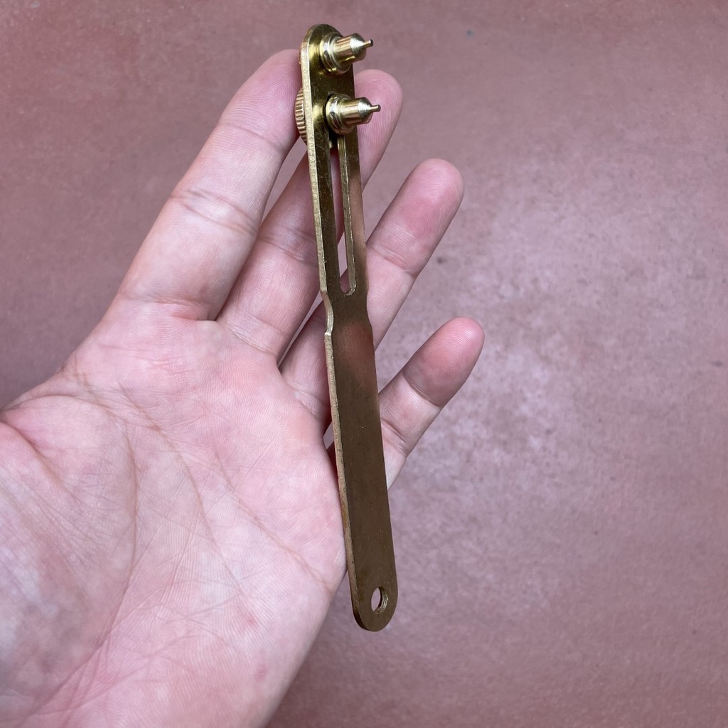 Dụng cụ mở nắp lưng đồng hồ thay pin, cắt dây đồng hồ, Quí khách lưu ý xem rãnh lắp đồng hồ của mình có vừa không nhé
