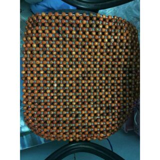 Đệm lót ghế bằng hạt gỗ thoáng mát