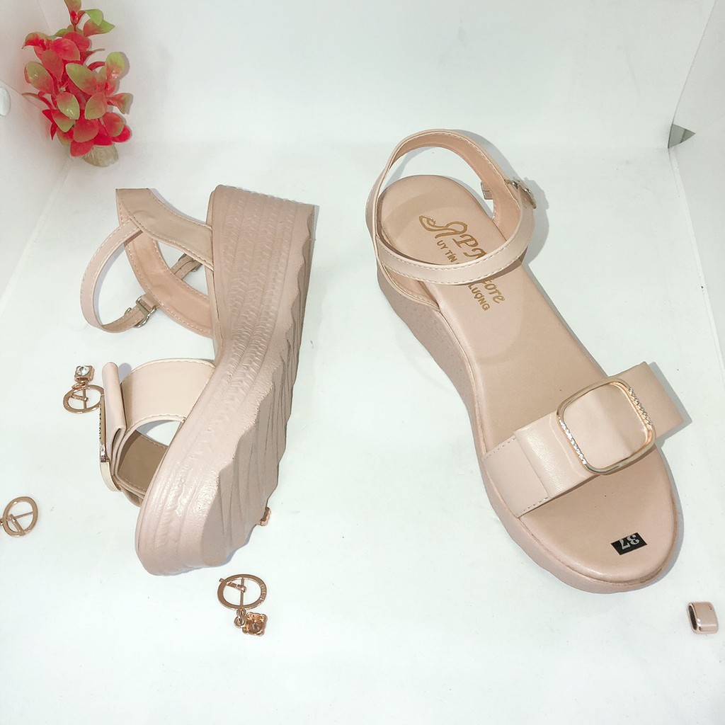 Giày Sandal Đế Xuồng 5cm Quai Ngang khoá Vuông kết Hạt