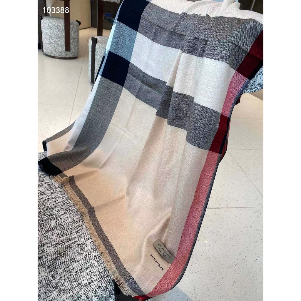 Khăn Choàng Cashmere Cổ Điển Burbeery