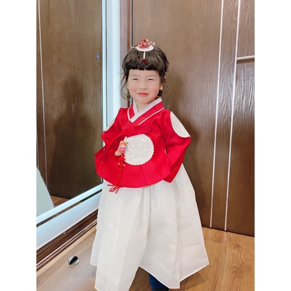 Bờm cài cùng hanbok