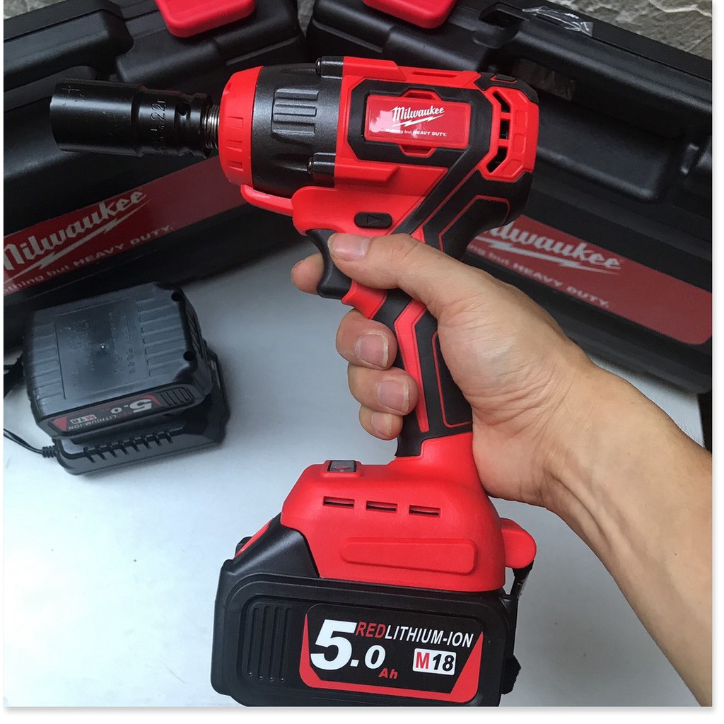 Máy siết bulong Milwaukee Không Chổi Than, Pin 10 Cell, Lực siết 500N.m