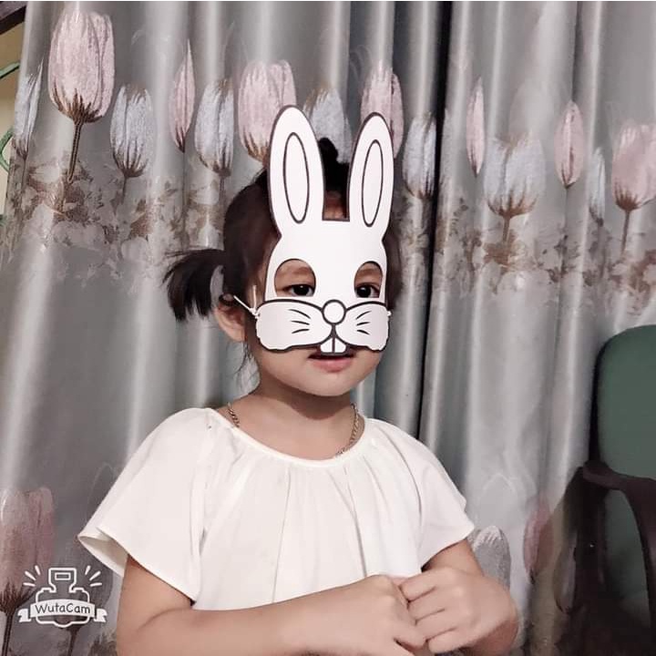 Mặt nạ tô màu kèm dây và đã đục lỗ