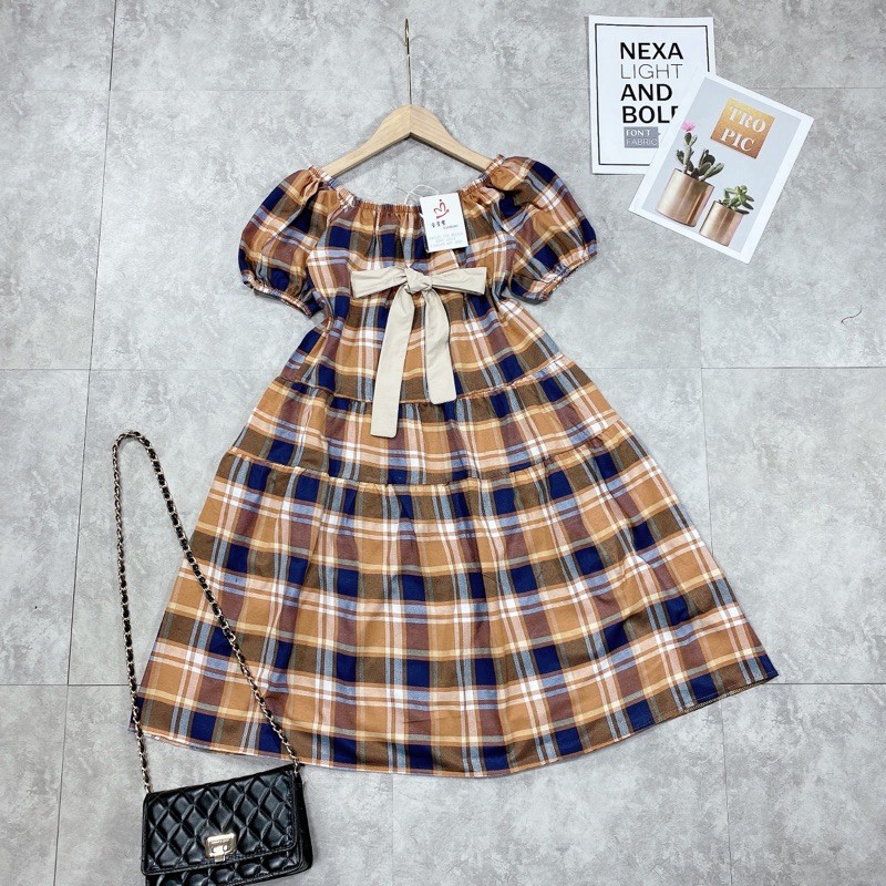 💃 Đầm Nữ Kẻ Caro Trễ Vai Cộc Tay Nơ Ngực