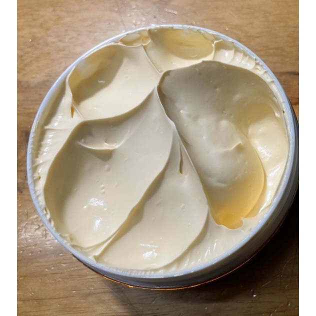 KEM BODY MEN SỮA CHUA NGUYÊN CHẤT