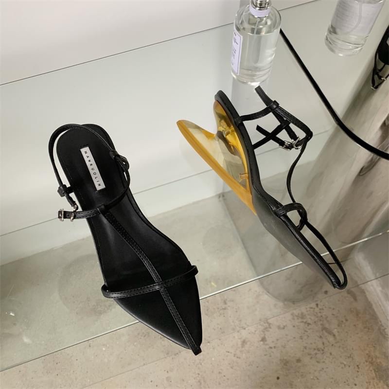 Sandal mũi nhọn đế vàng sang chảnh