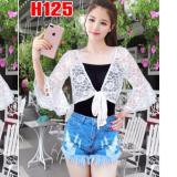 Aó khoác thời trang ren tay loe trắng