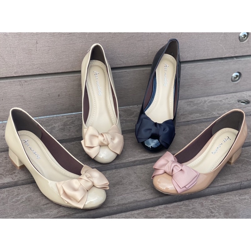 Giày cao gót 3 phân mũi tròn gót vuông Annmodels chất liệu xi bóng êm mềm phối nơ thời trang _A893NRM