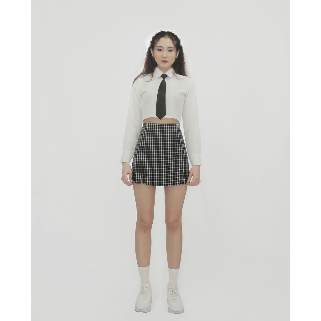 Chân váy ngắn xẻ đùi hai bên sọc caro trắng đen, váy chữ A ngắn | BigBuy360 - bigbuy360.vn