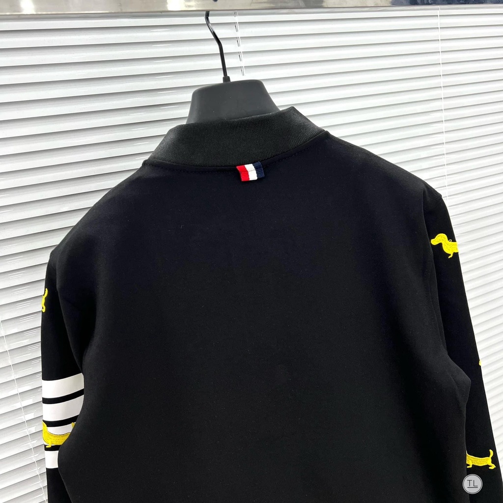 Áo Khoác Bomber Nam Nữ Thom 4 Sọc Tay Phối Họa Tiết