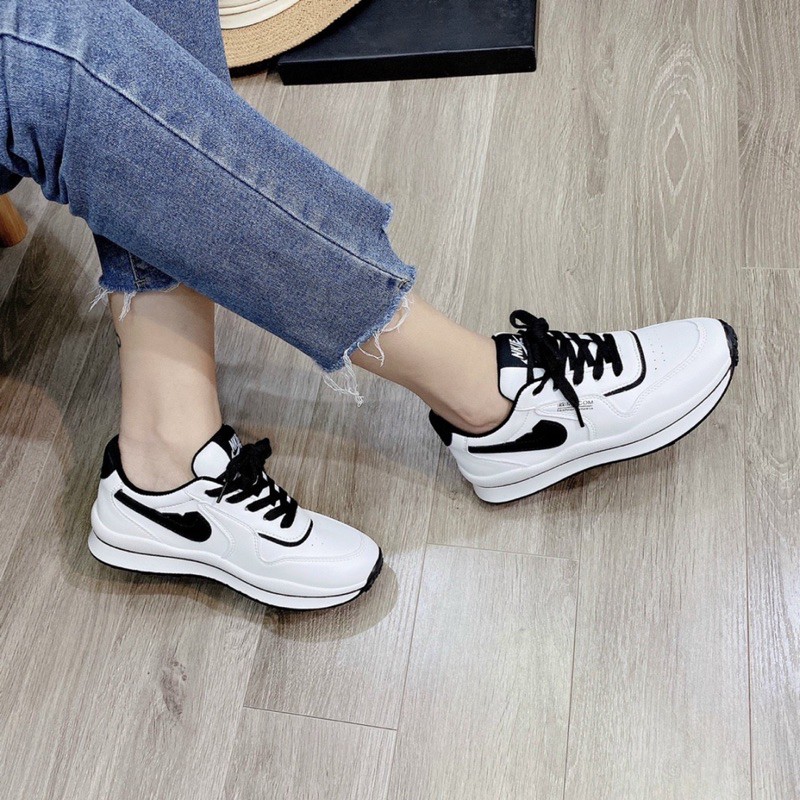 Giày thể thao phối màu nâng đế