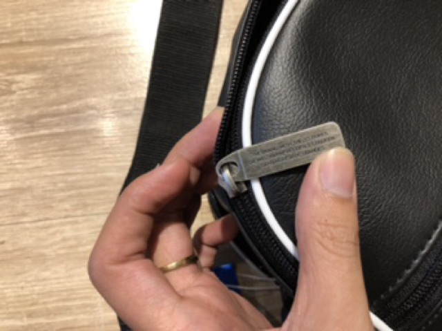 Túi đeo chéo Adi loại to