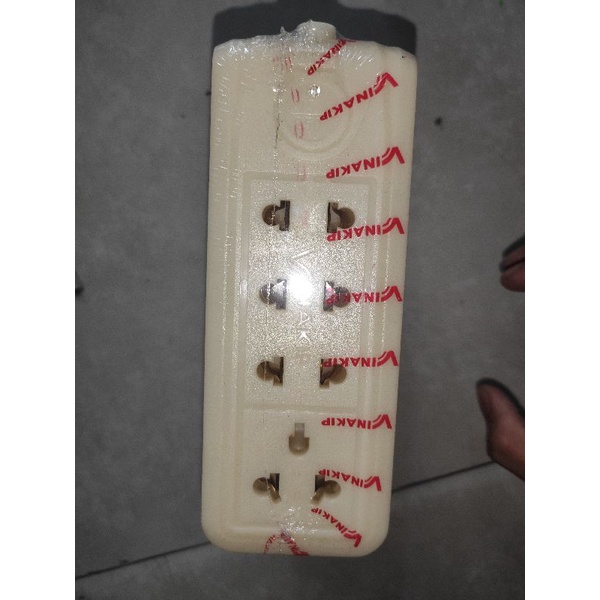 ổ cắm 4 lỗ vinakip cao cấp chống vỡ