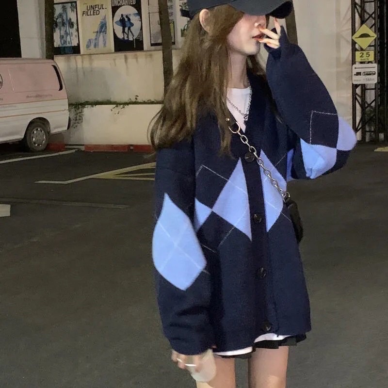 KHOÁC CARDIGAN Ô TRÁM GIỮA HÀN QUỐC