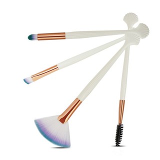 Set 4 cọ trang điểm.