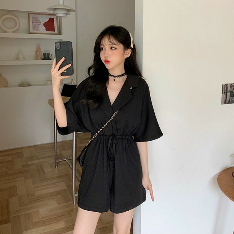 Jumpsuit ngắn rút eo cổ vest, bộ jum đùi vải lụa chéo Ý - DTH