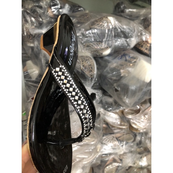 Dép kẹp gót 4-5p, quai đính đá rất đẹp, có size từ 36-39