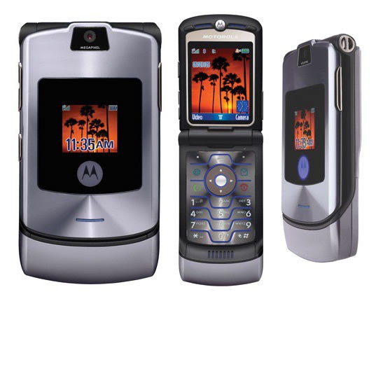 Điện thoại Motorola V3i màu xám đen mới 99%