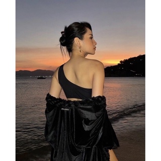 Bikini khoét eo Chipu sang chảnh