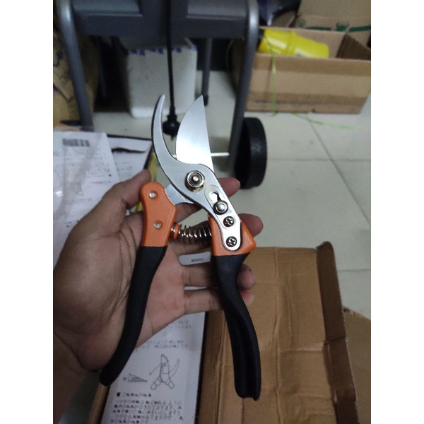 kéo cắt cành trợ lực bubby đài loan, thép sk5, chống rỉ, cắt được cành to, cán nhôm đúc/bọc cao su chống trược