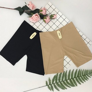 QUẦN MẶC TRONG VÁY THÔNG HƠI