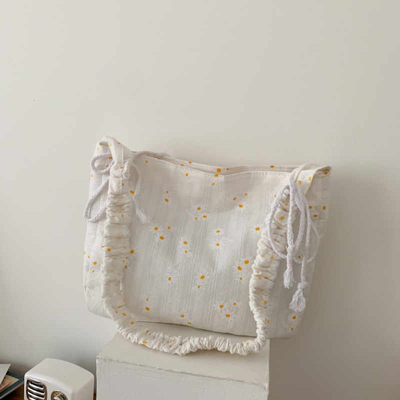 Túi Đeo Chéo Mềm Họa Tiết Hoa Cúc Nhỏ Dễ Thương Cho Nữ