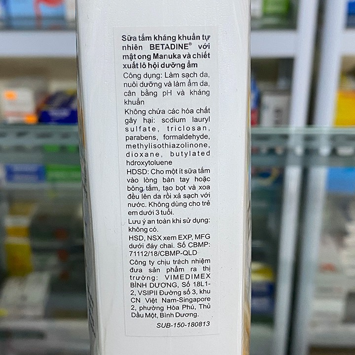 Sữa tắm Betadine Natural Defense chai 500ml date 8/2021 | BigBuy360 - bigbuy360.vn