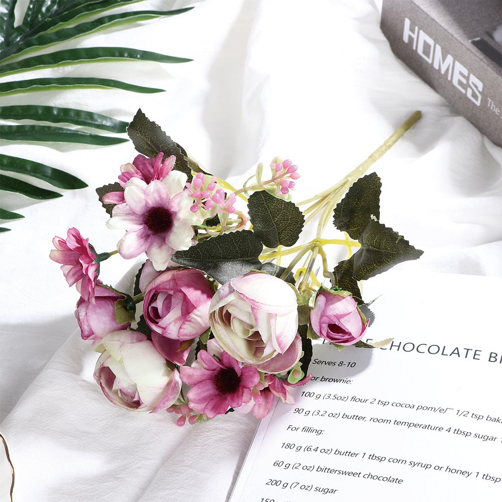 Hoa hồng giả trang trí tiệc cưới