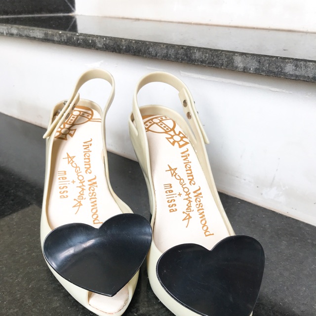Giày nhựa size 36