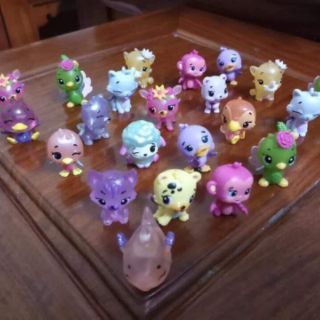 Trứng "bất ngờ" Hatchimal