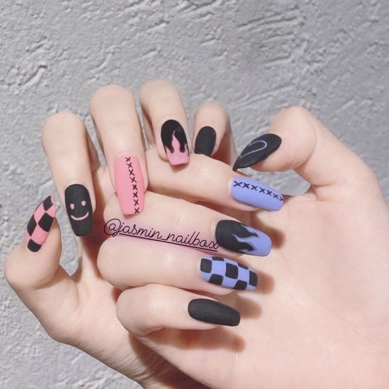 Nailbox thiết kế caro đen