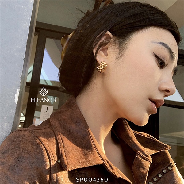 Bông tai nữ chuôi bạc 925 Eleanor Accessories viền dày hình lưới cong chữ C phụ kiện trang sức 4260