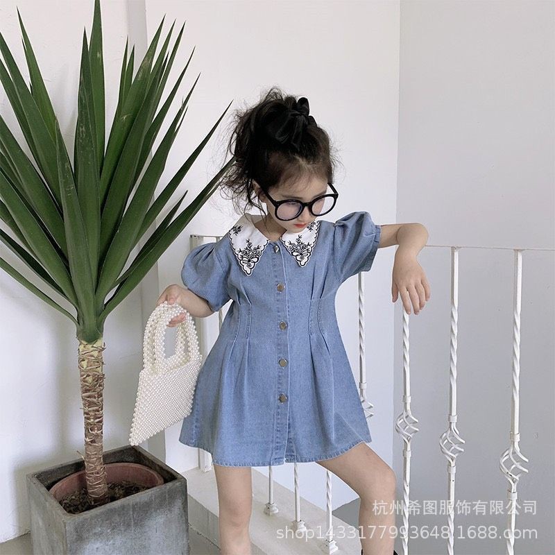 Đầm jean cổ thêu cực xinh