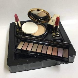 Sét trang điểm YSL 4 món