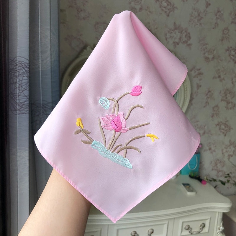 Khăn Tay Chiffon Lụa Thêu Họa Tiết Cổ Điển