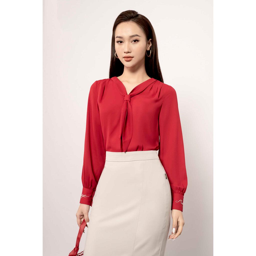 Áo sơ mi dài tay, cổ áo có dây buộc nơ, gấu tay thêu chữ MM Outfit MMOutfit M-AO070621206