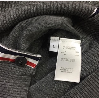 TB - ÁO LEN DỆT KIM CASHMERE CARDIGAN THOM BROWN XÁM 4 SỌC TRẮNG, ĐỦ TAGS, CỜ SAU GÁY, MENSWEAR WOMENSWEAR CARDIGAN