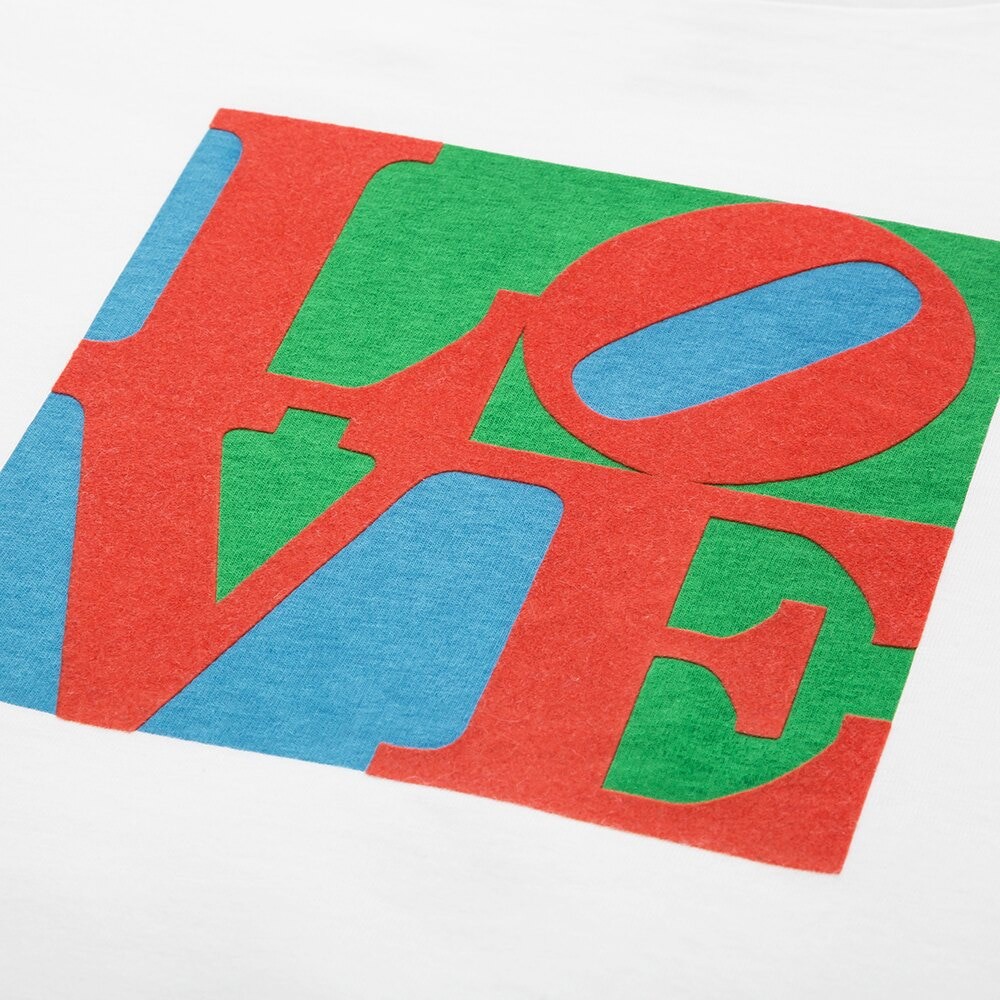 Áo phông nữ cổ tròn LOVE dòng Graphic Robert Indiana UT xinh xắn, dễ thương của Uniqlo .