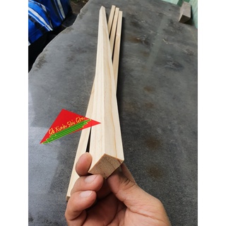 Thanh gỗ thông vuông 2x3cm dài 1m2 bào láng 4 mặt dùng làm khung sườn, decor,sử dụng nhiều mục đích..