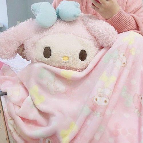 Bộ Chăn Gối Đệm Ngủ Trưa Điều Hòa Nhiệt Độ Hình Melody Màu Hồng Dễ Thương Cho Bé Gái bl