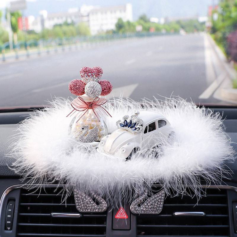 Set Ô Tô Beetle Cổ Điển Và Trùm Bóng Đính Đá Trang Trí Taplo Ô Tô Cao Cấp, Nước Hoa Ô Tô